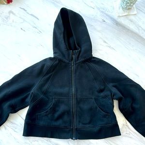 i am selling a black lululemon scuba